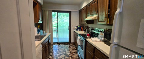 Tiny photo for 375 Glendale Avenue #D4, Bridgeport, CT 06606 (MLS # 24189774)