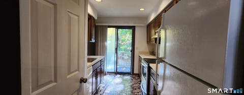 Tiny photo for 375 Glendale Avenue #D4, Bridgeport, CT 06606 (MLS # 24189774)