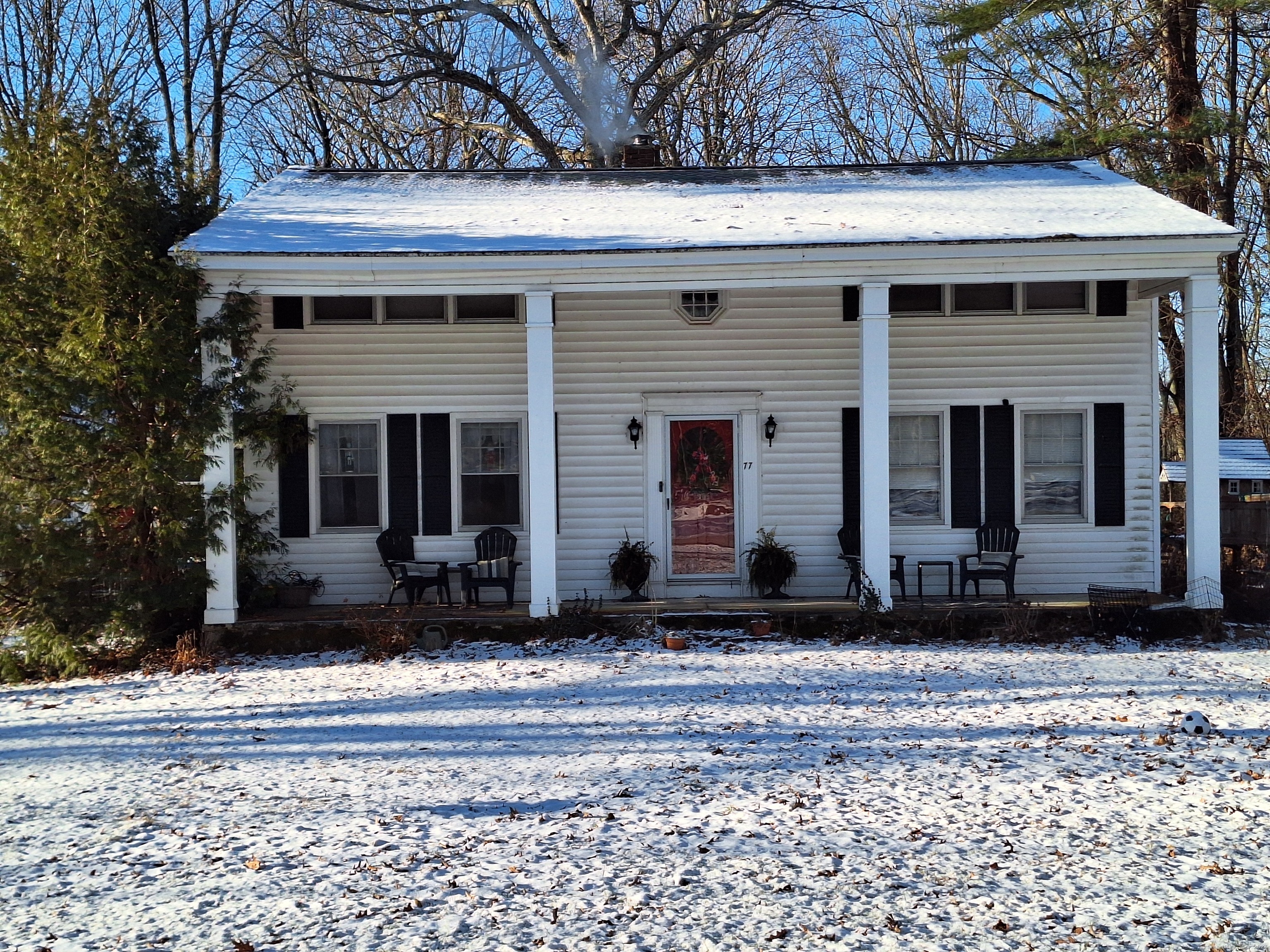 Woods Road, Mansfield, Connecticut - 3 Bedrooms  
2 Bathrooms  
7 Rooms - 