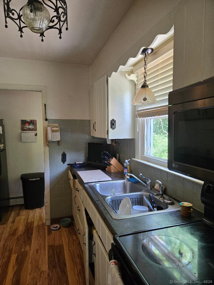 Ledyard, Connecticut 06335, United States, 3 Bedrooms Bedrooms, ,1 BathroomBathrooms,Residential,Pending,141656