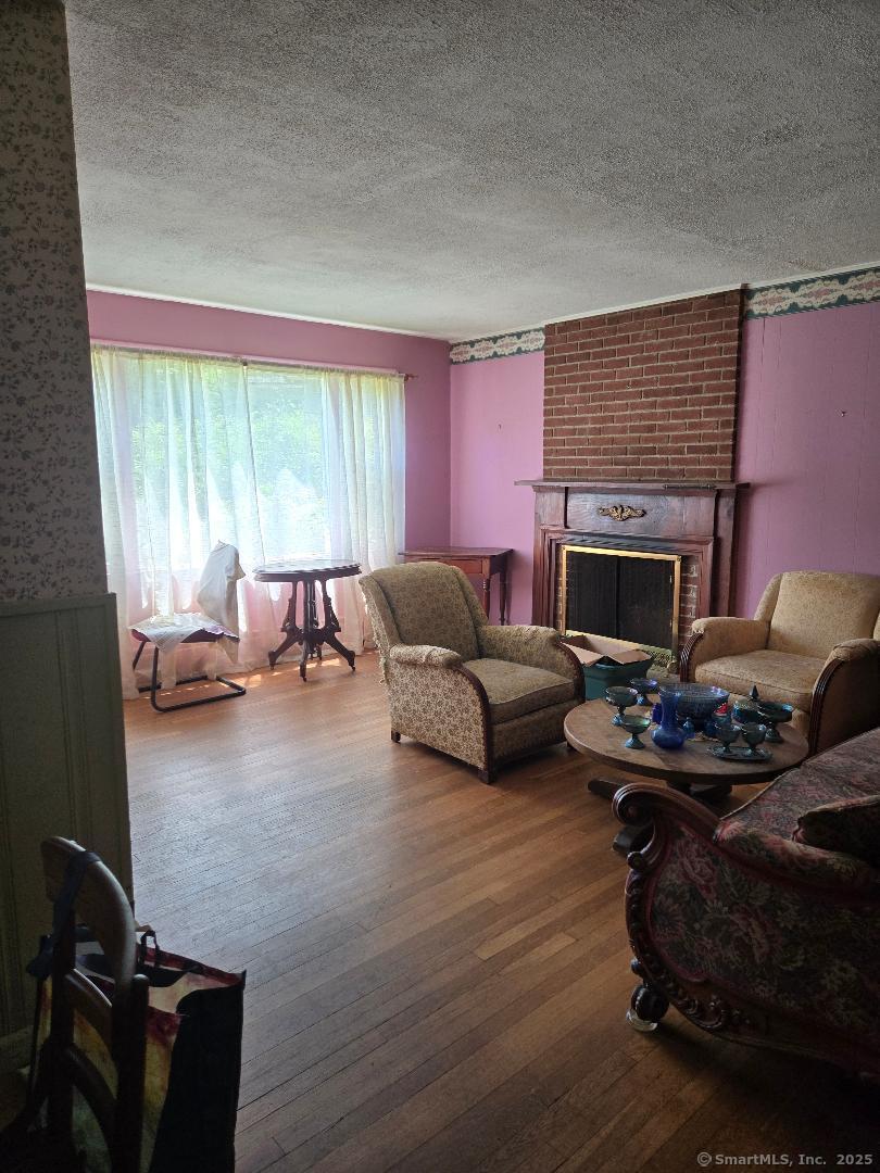 Ledyard, Connecticut 06335, United States, 3 Bedrooms Bedrooms, ,1 BathroomBathrooms,Residential,Pending,141656