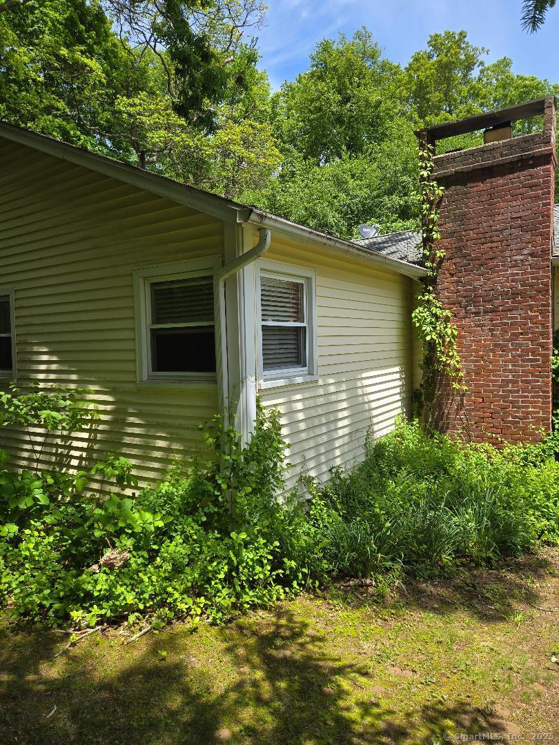 Ledyard, Connecticut 06335, United States, 3 Bedrooms Bedrooms, ,1 BathroomBathrooms,Residential,Pending,141656