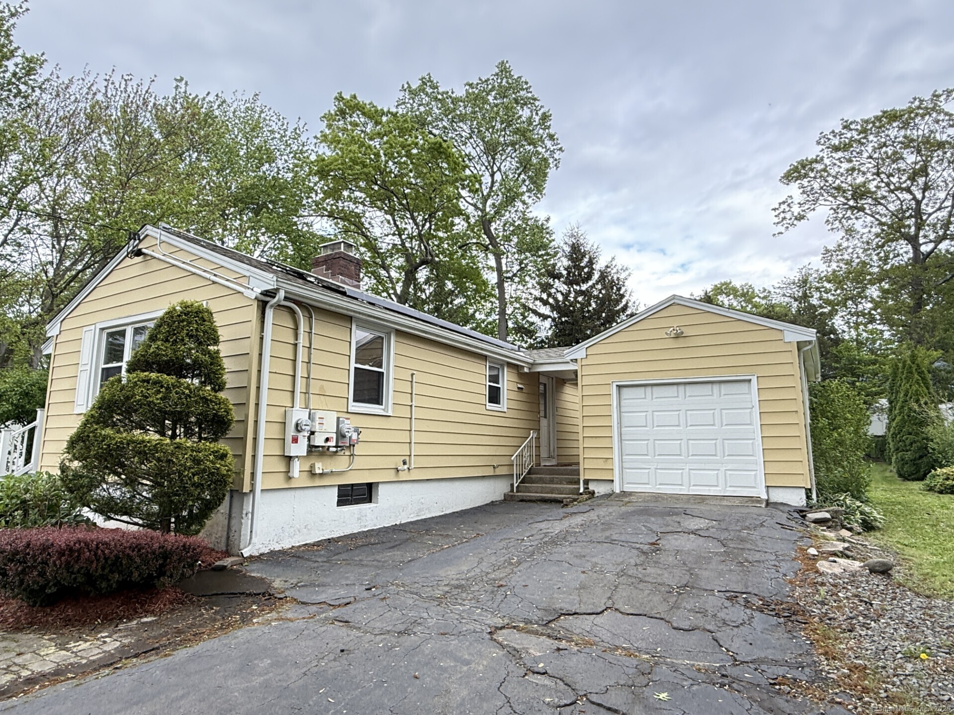271 Jones Hill Road, West Haven, Connecticut image 2