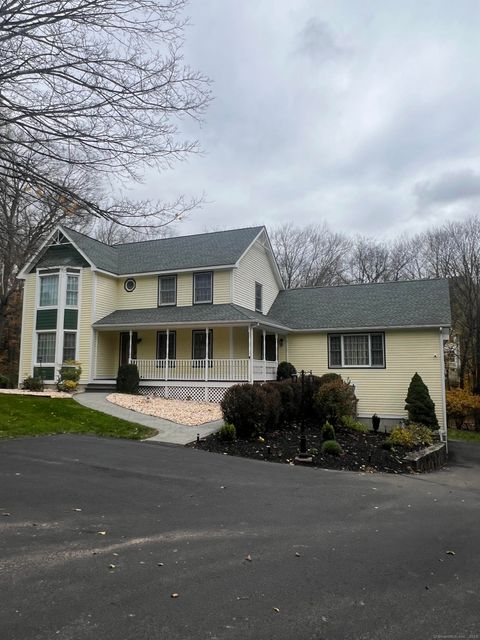 Photo of 920 Green Circle, Orange, CT 06477 (MLS # 24137187)