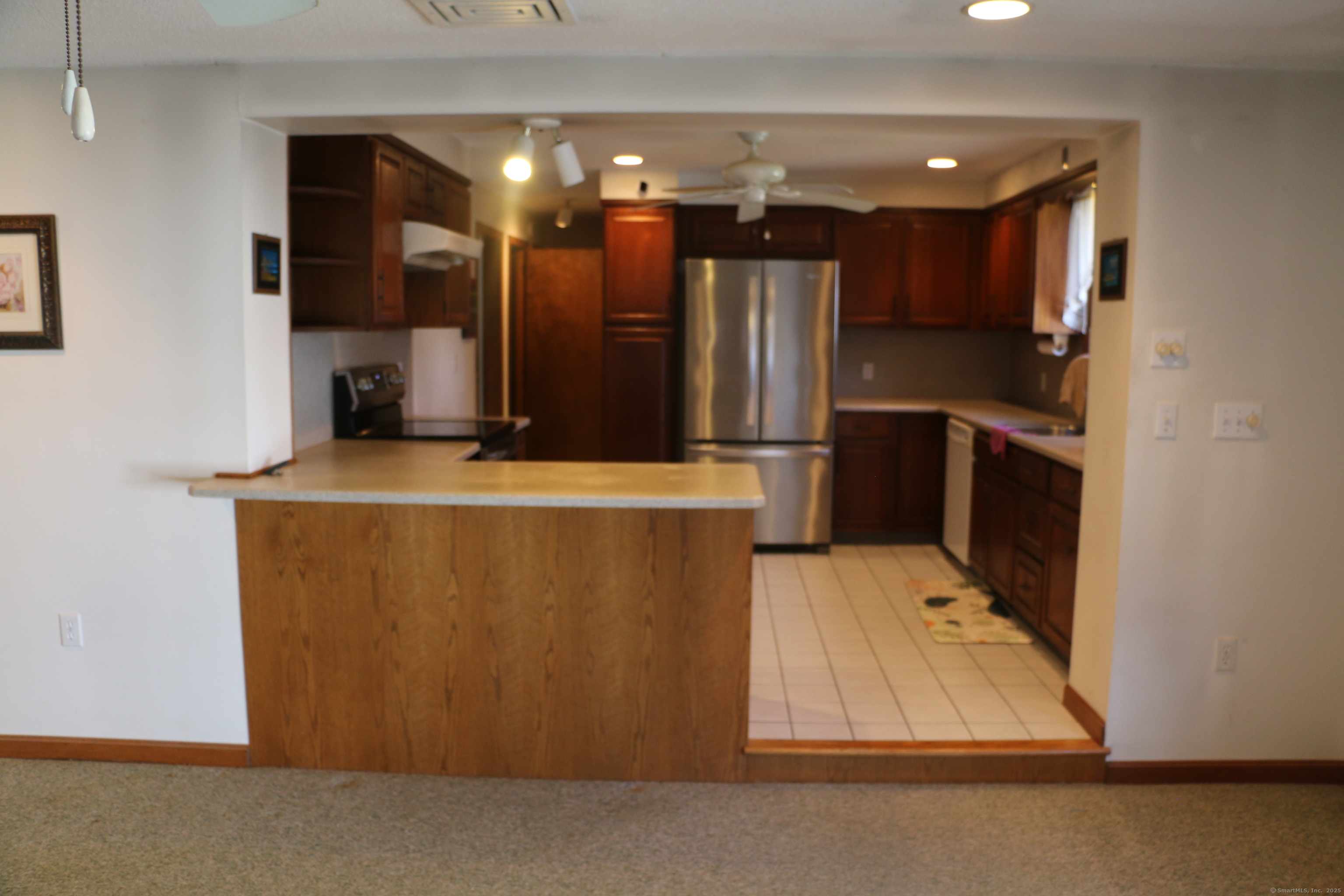 33 Pine Street, Waterford, Connecticut image 6