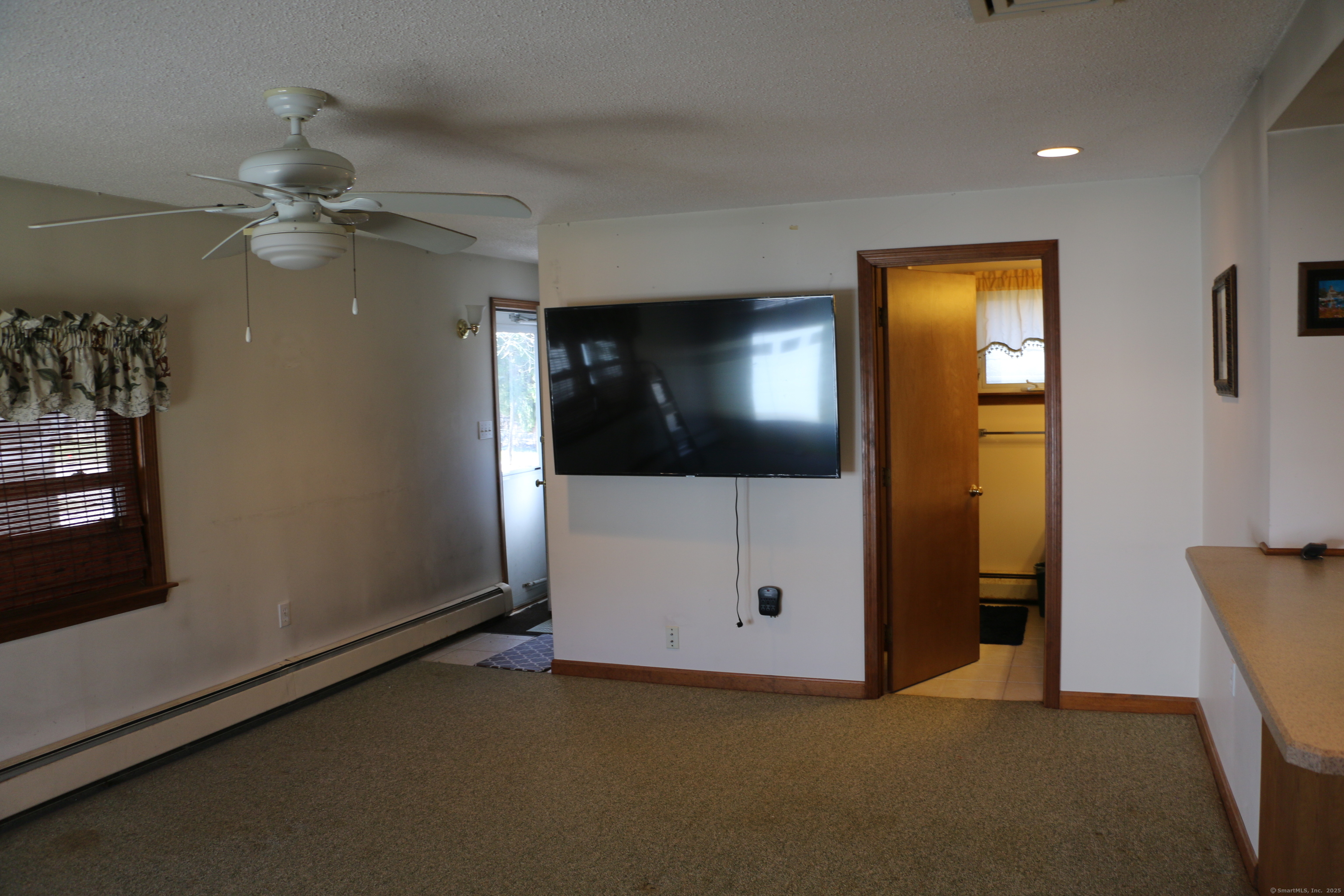 33 Pine Street, Waterford, Connecticut image 5