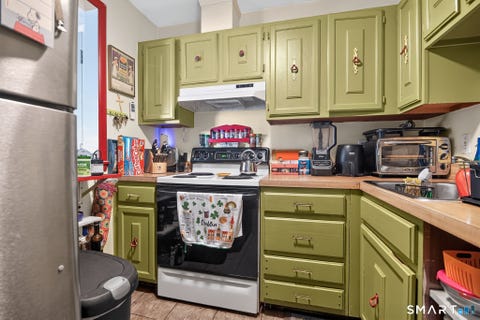 Tiny photo for 217 Union Avenue #C3, West Haven, CT 06516 (MLS # 24190556)