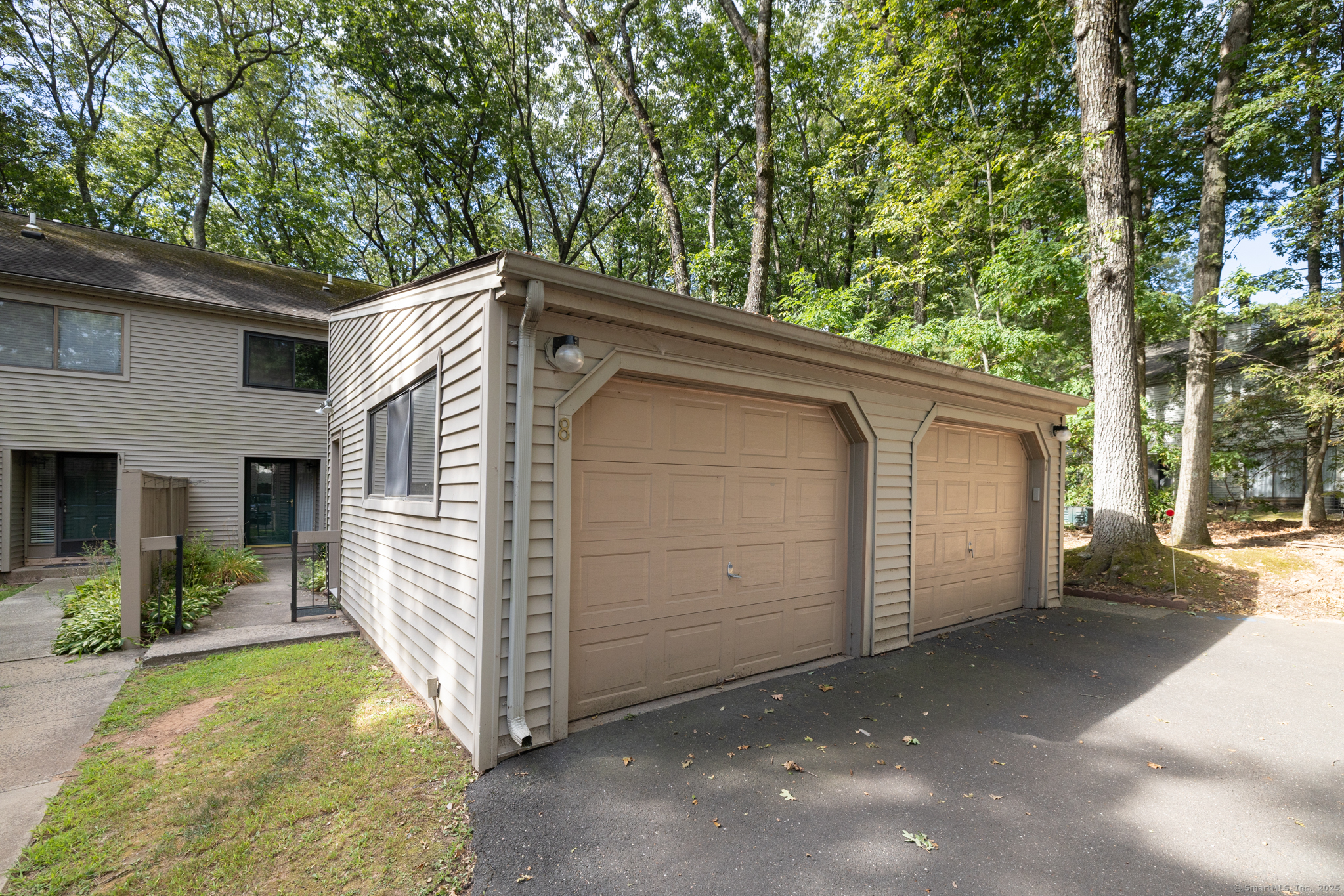 8 Farmington Chase Crescent 8