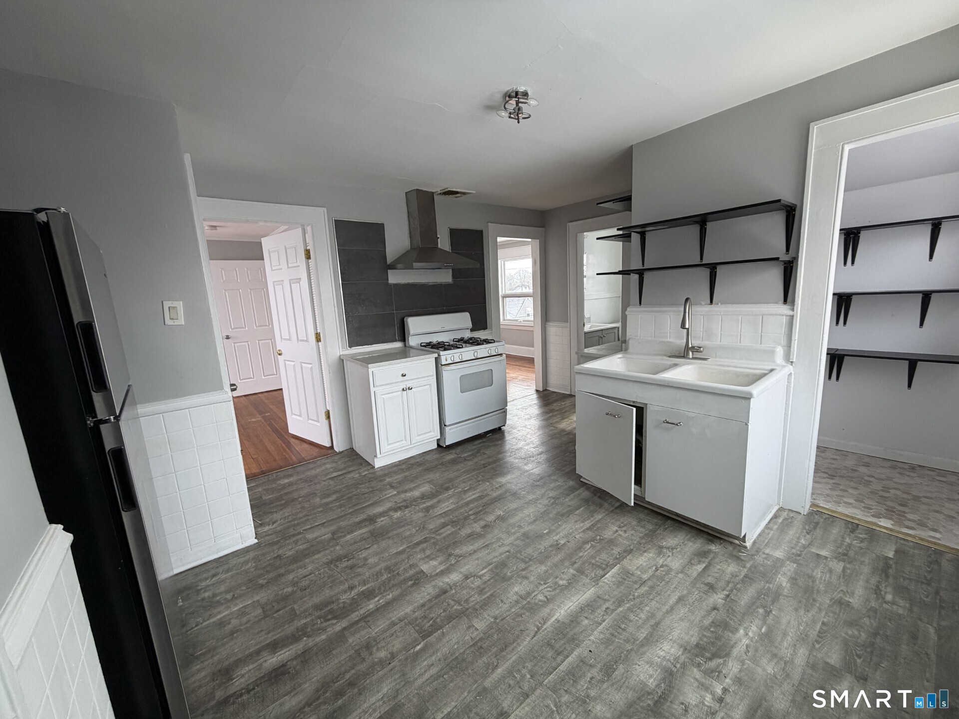 199 Bradley Street 3