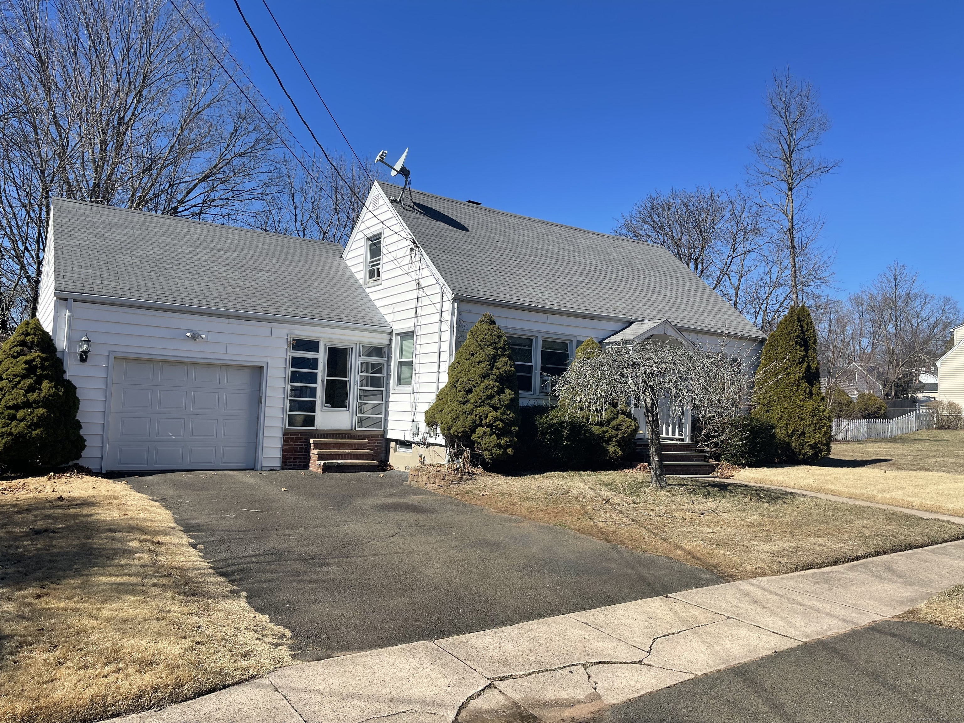 Property for Sale at Battis Road, Hamden, Connecticut - Bedrooms: 4 
Bathrooms: 2 
Rooms: 6  - $325,000