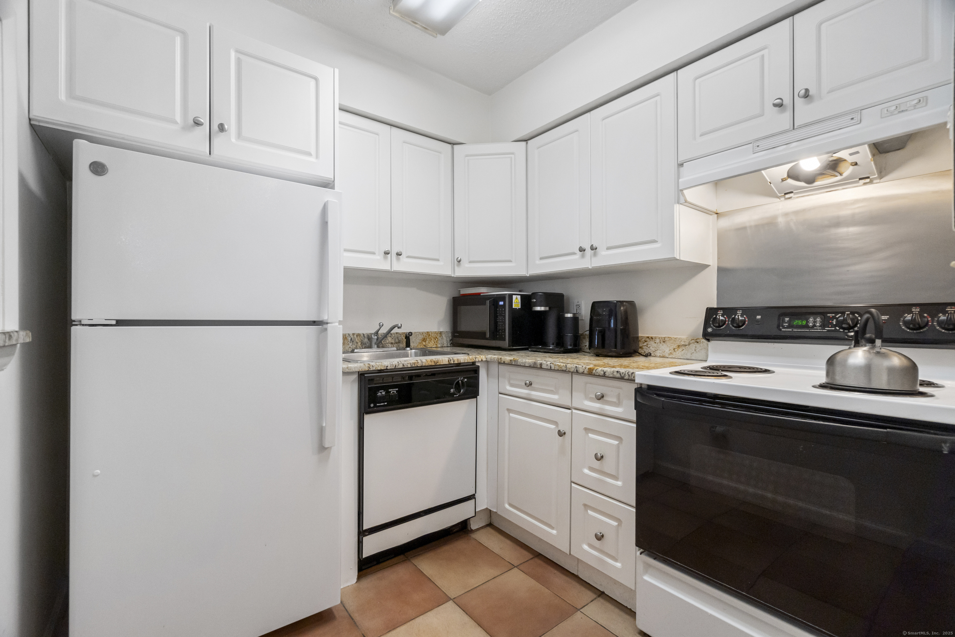 1535 E Putnam Avenue #APT 204, Greenwich, Connecticut image 7