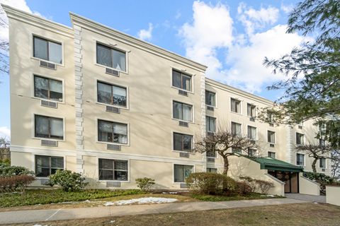 1535 E Putnam Avenue APT 204, Greenwich, CT 06870 - #: 24076686