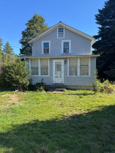 7 Earl Street Essex CT 06409