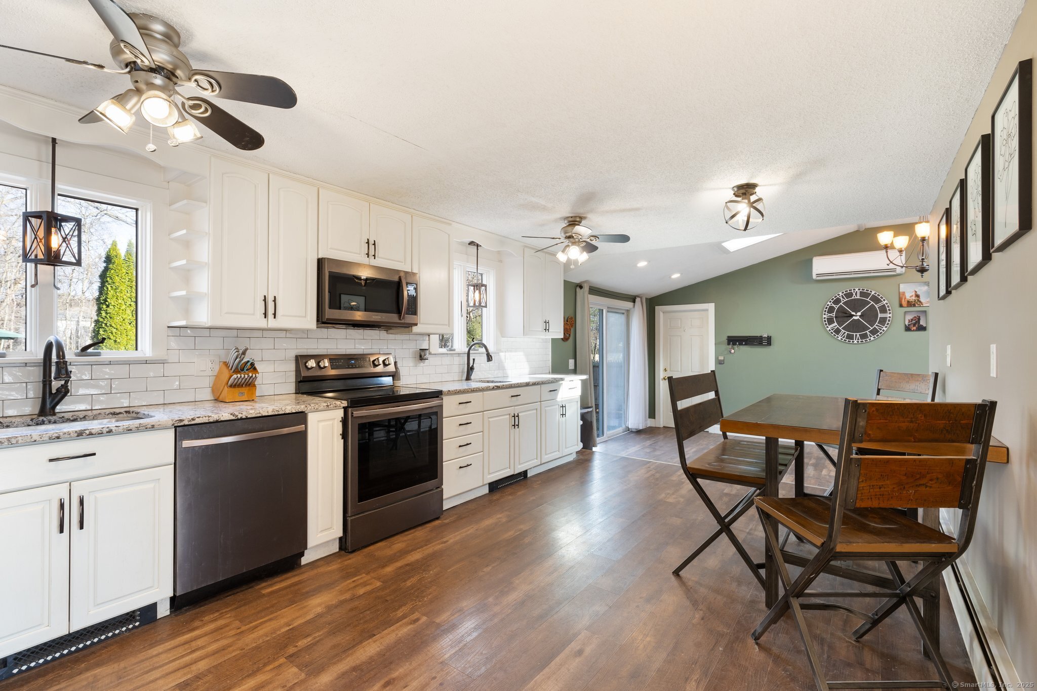 11 Steele Road, Enfield, Connecticut image 5