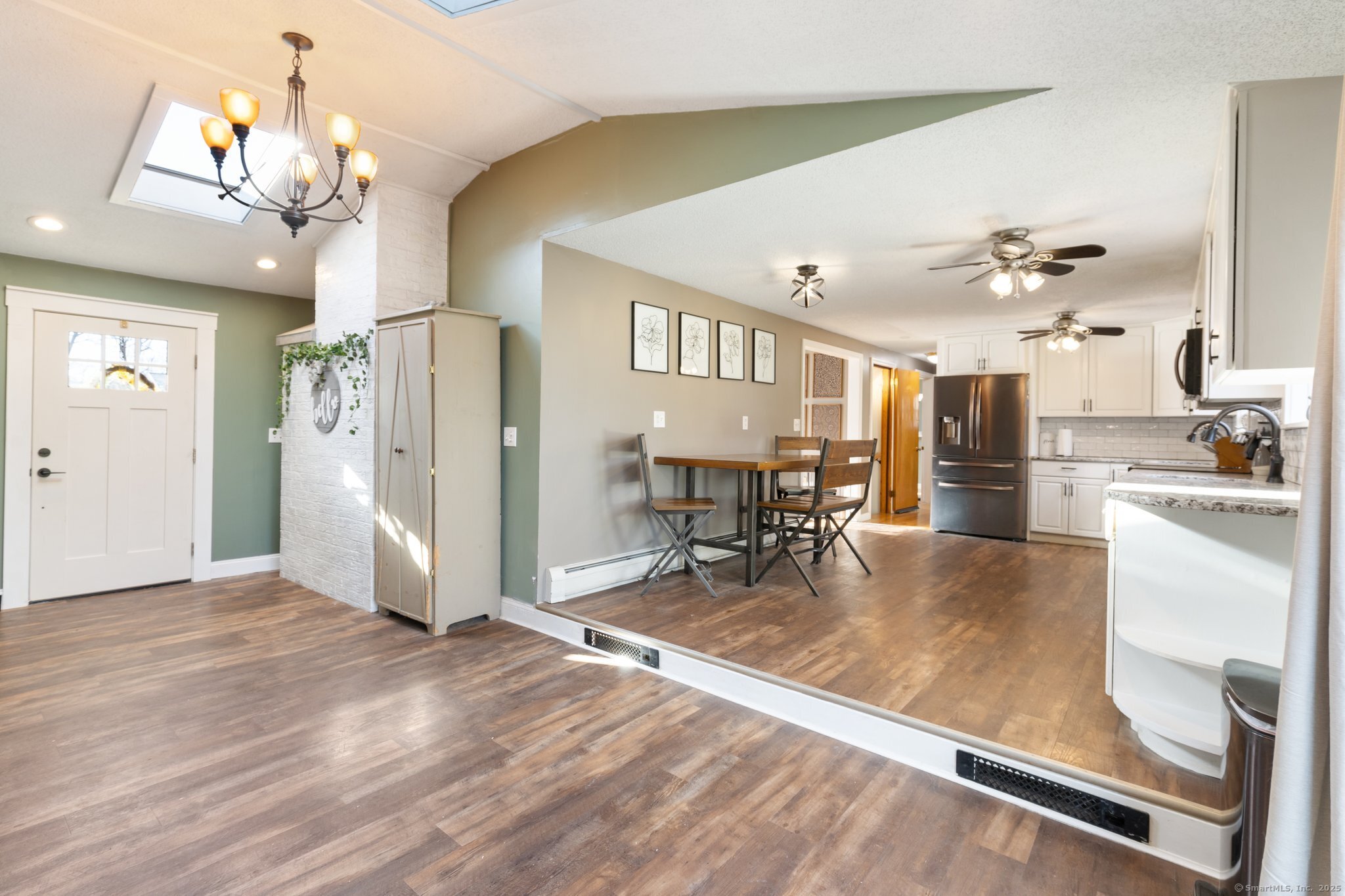 11 Steele Road, Enfield, Connecticut image 6