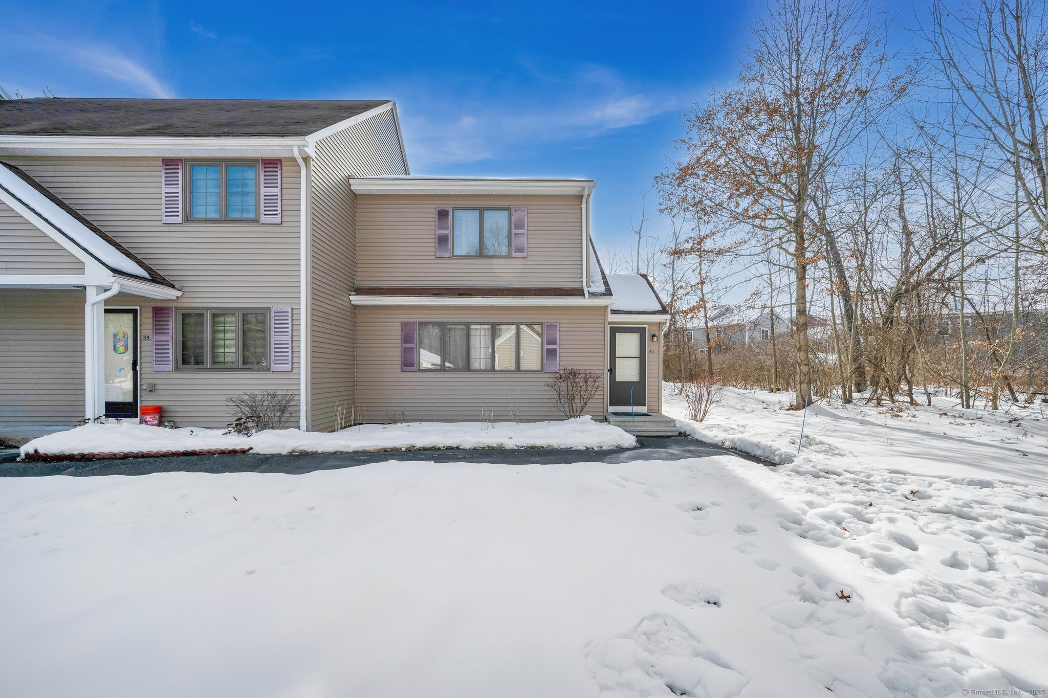 Photo 1 of Dove Court 61, Windsor Locks, Connecticut, $279,000, Web #: 24076531