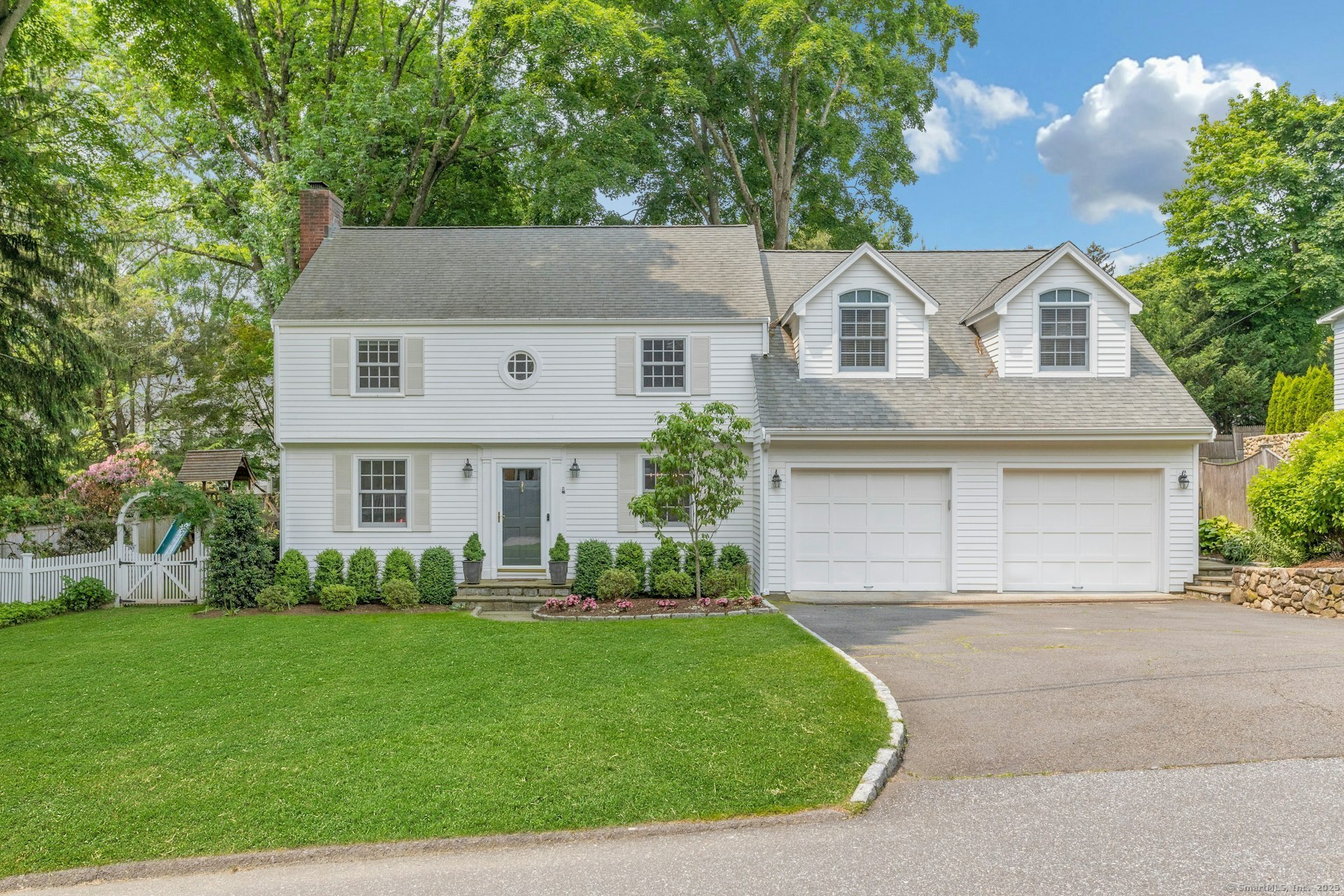 Property for Sale at Abbey Road, Darien, Connecticut - Bedrooms: 4 
Bathrooms: 4 
Rooms: 9  - $1,995,000