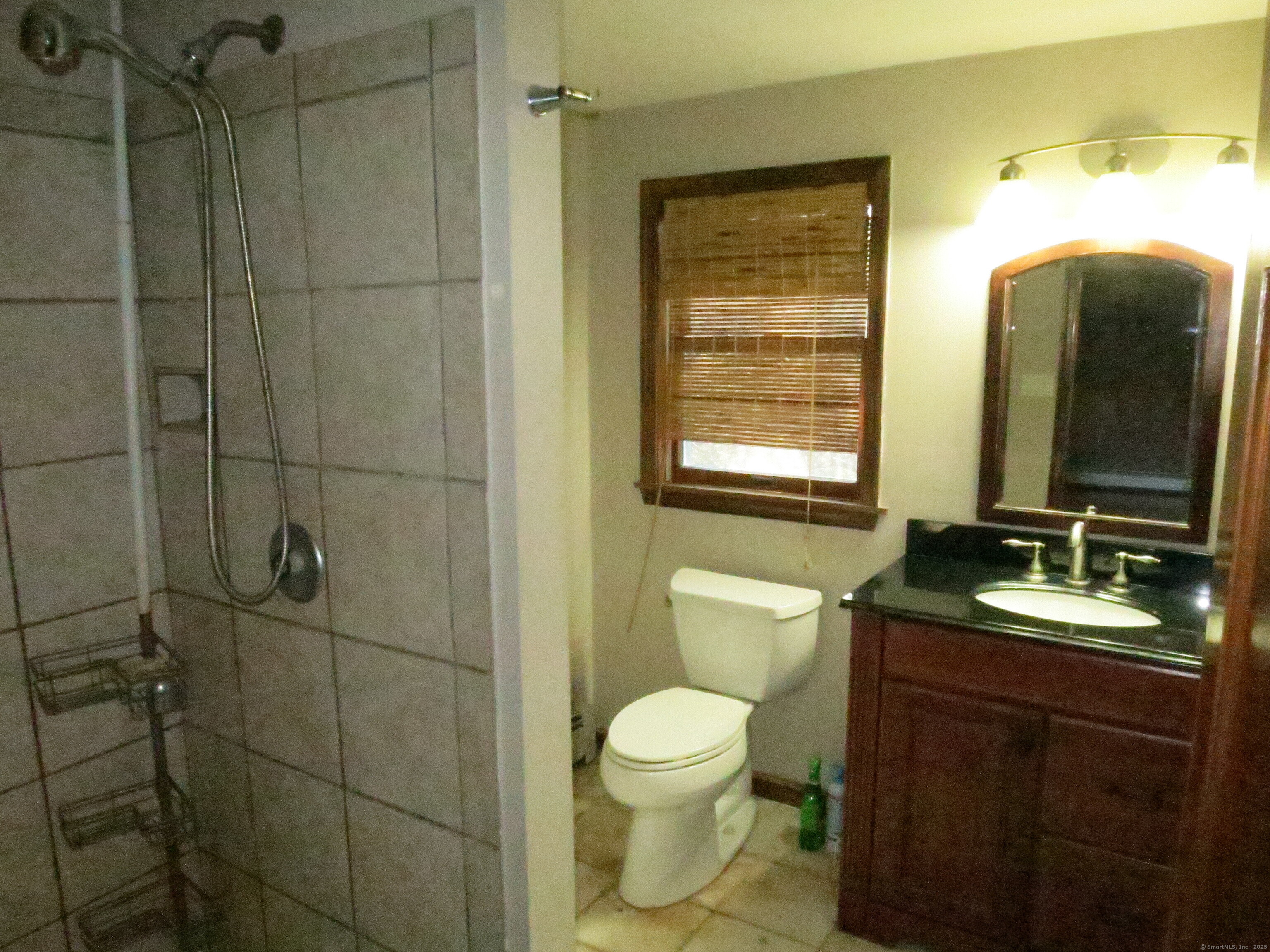 Colchester, Connecticut 06415, United States, 3 Bedrooms Bedrooms, ,2 BathroomsBathrooms,Residential,Pending,18305