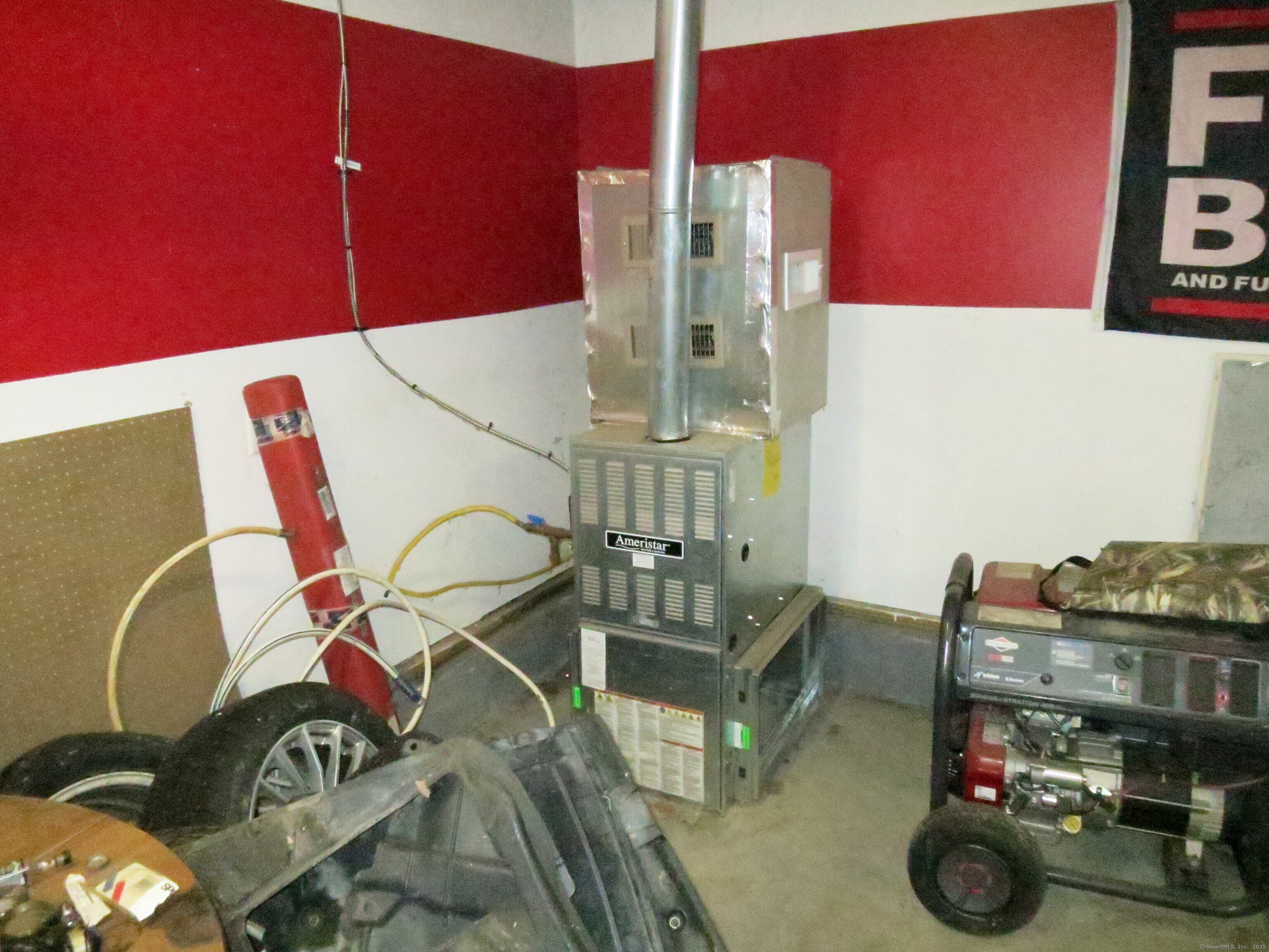 Colchester, Connecticut 06415, United States, 3 Bedrooms Bedrooms, ,2 BathroomsBathrooms,Residential,Pending,18305