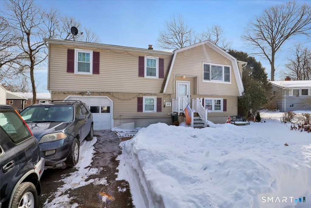 Photo of 68 Eagle Place, West Haven, CT 06516 (MLS # 24152125)