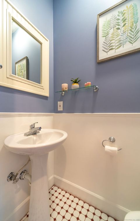 Tiny photo for 206 Cambridge Commons #206, Middletown, CT 06457 (MLS # 24132020)