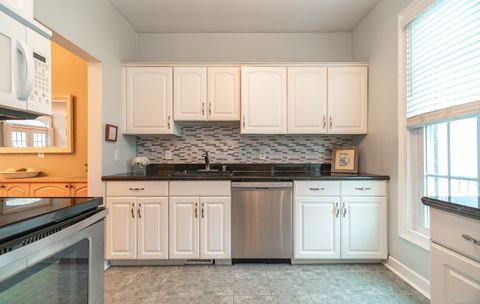 Tiny photo for 206 Cambridge Commons #206, Middletown, CT 06457 (MLS # 24132020)