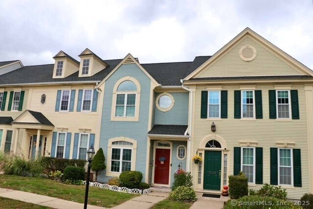 Photo of 206 Cambridge Commons #206, Middletown, CT 06457 (MLS # 24132020)