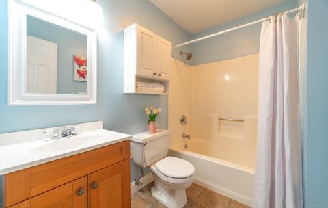 Tiny photo for 206 Cambridge Commons #206, Middletown, CT 06457 (MLS # 24132020)