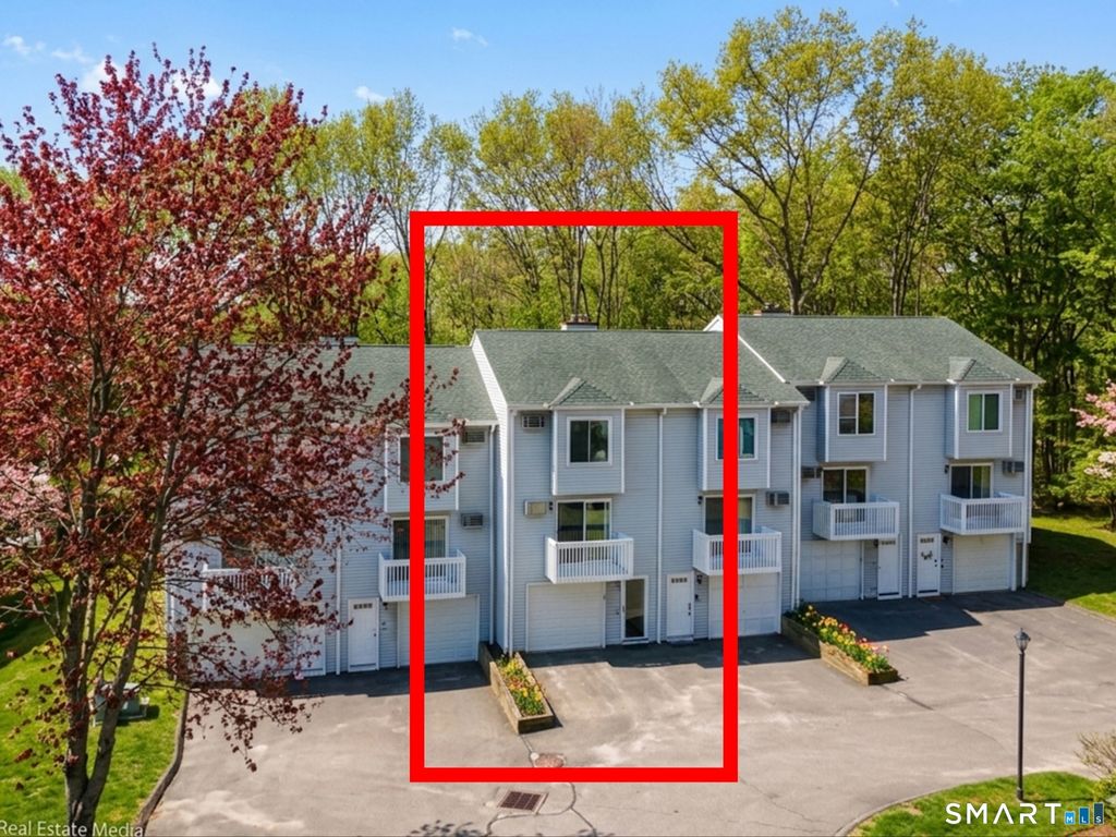 Photo of 1001 Old Colony Road #6-4, Meriden, CT 06451 (MLS # 24167106)