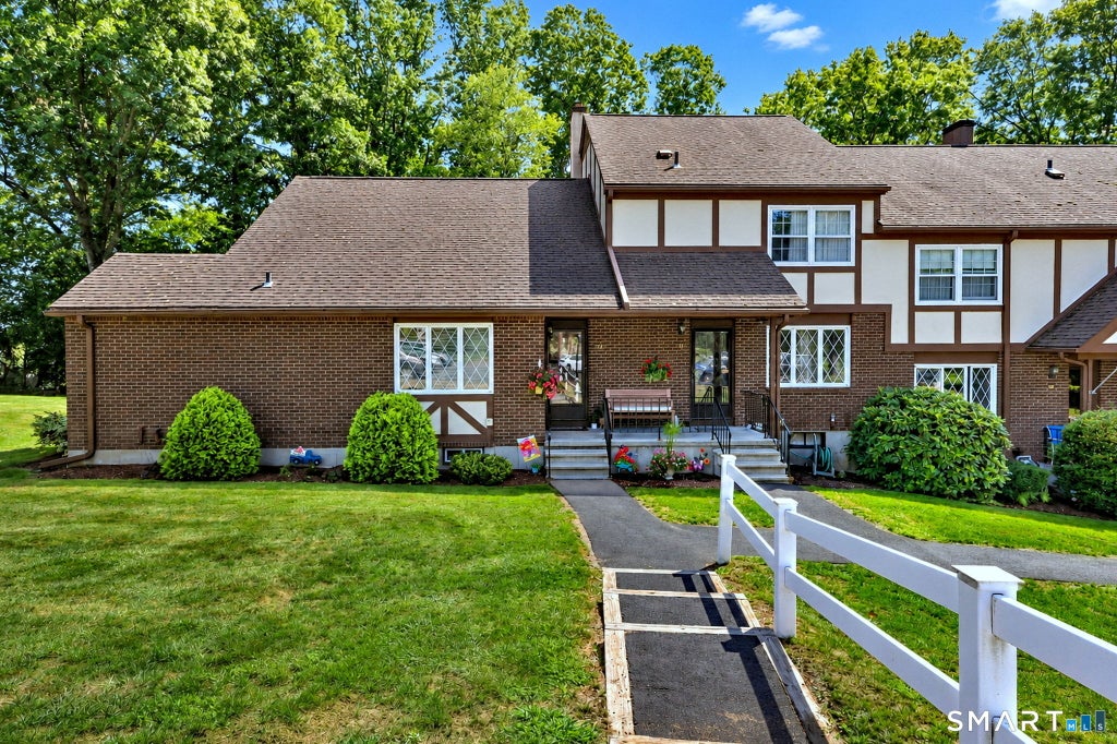 Photo of 12 Derbyshire #12, Derby, CT 06418 (MLS # 24207813)