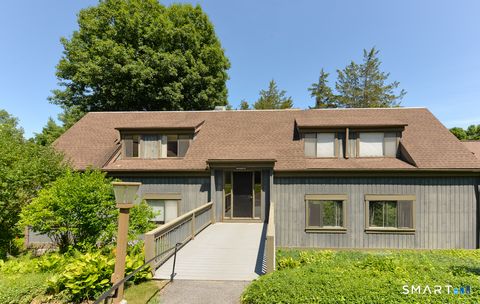 Condo For Sale - 441 Heritage Village #C<br/> Southbury, CT 06488