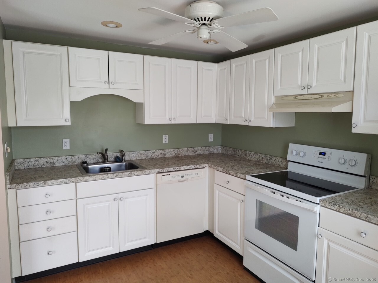 106 Heather Ridge #106, Shelton, Connecticut image 4