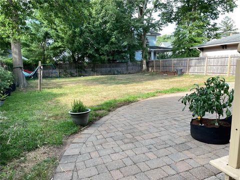 Tiny photo for 809 Edgewood Avenue #2, New Haven, CT 06515 (MLS # 24153006)