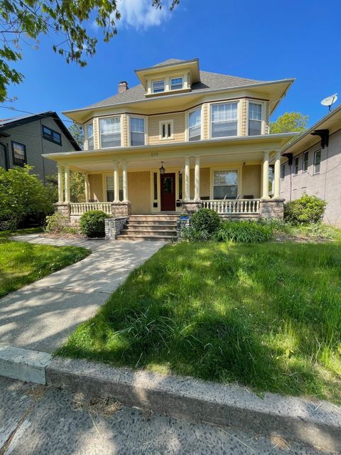 Photo of 809 Edgewood Avenue #2, New Haven, CT 06515 (MLS # 24153006)