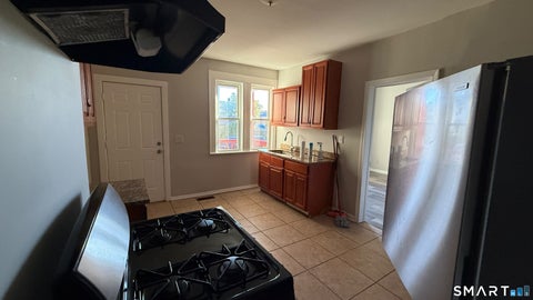 Multifamily For Rent - 75 James Street #1R<br/> Fairfield County, Bridgeport, CT 06604