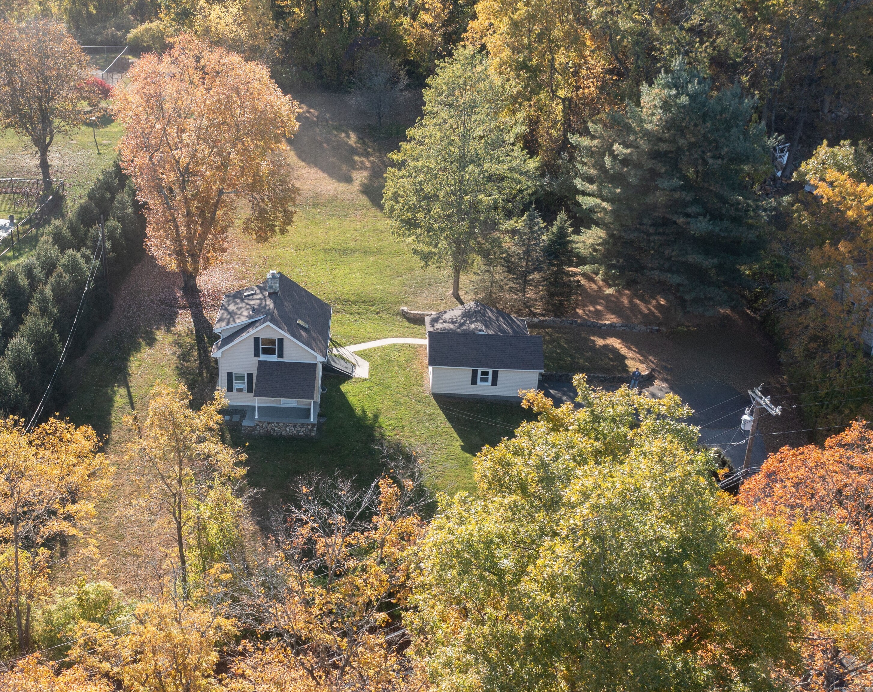 Clapboard Ridge Road, Danbury, Connecticut - 1 Bedrooms  
1 Bathrooms  
5 Rooms - 