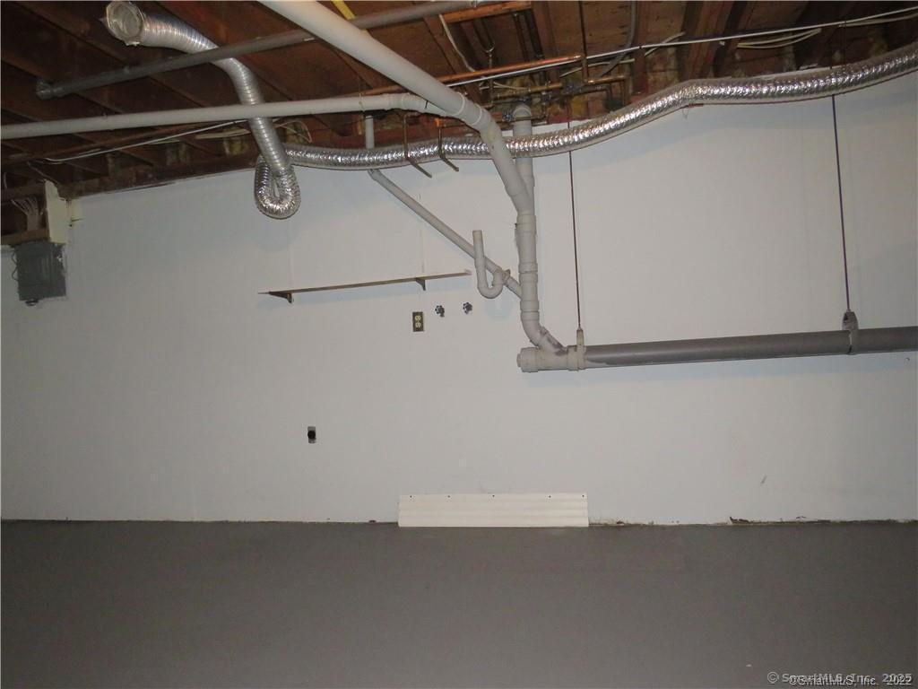 Windsor, Connecticut 06095, United States, 2 Bedrooms Bedrooms, ,3 BathroomsBathrooms,Residential,Active,15448