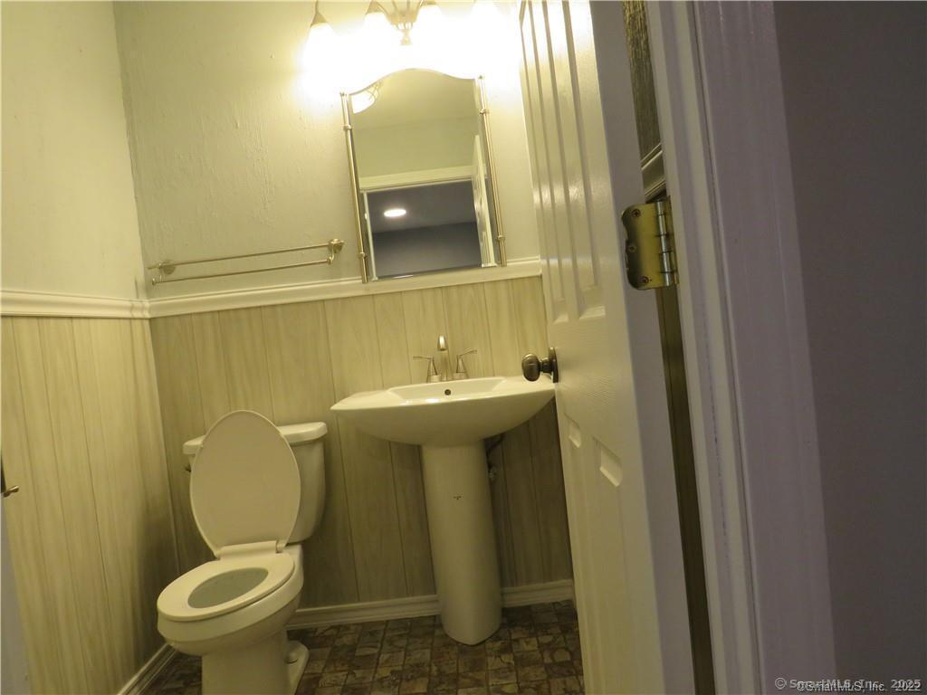 Windsor, Connecticut 06095, United States, 2 Bedrooms Bedrooms, ,3 BathroomsBathrooms,Residential,Active,15448