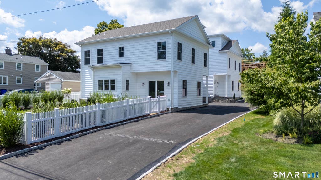 Photo of 30 country Road, Fairfield, CT 06824 (MLS # 24194703)