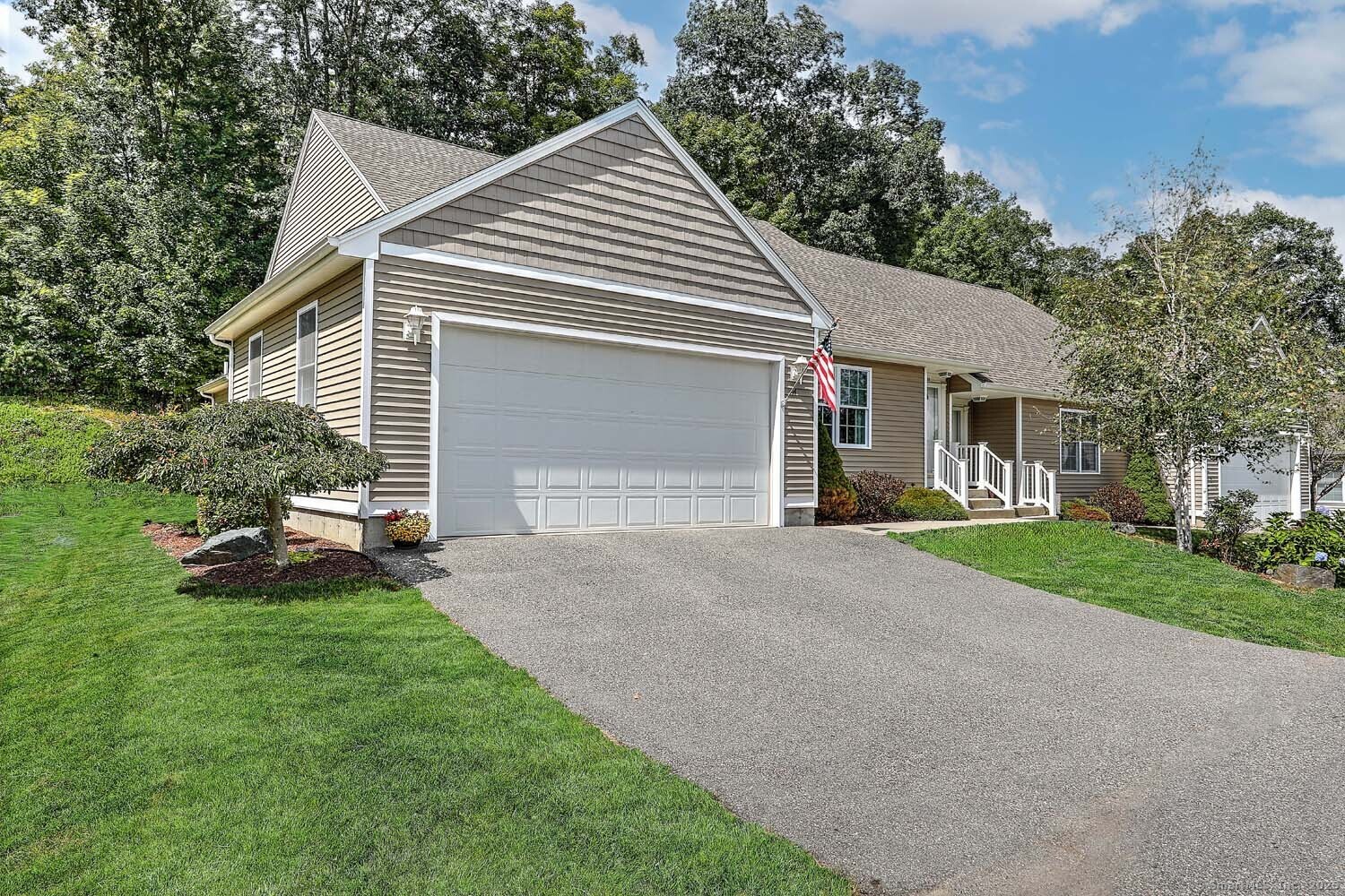 14 Commonway Drive 14