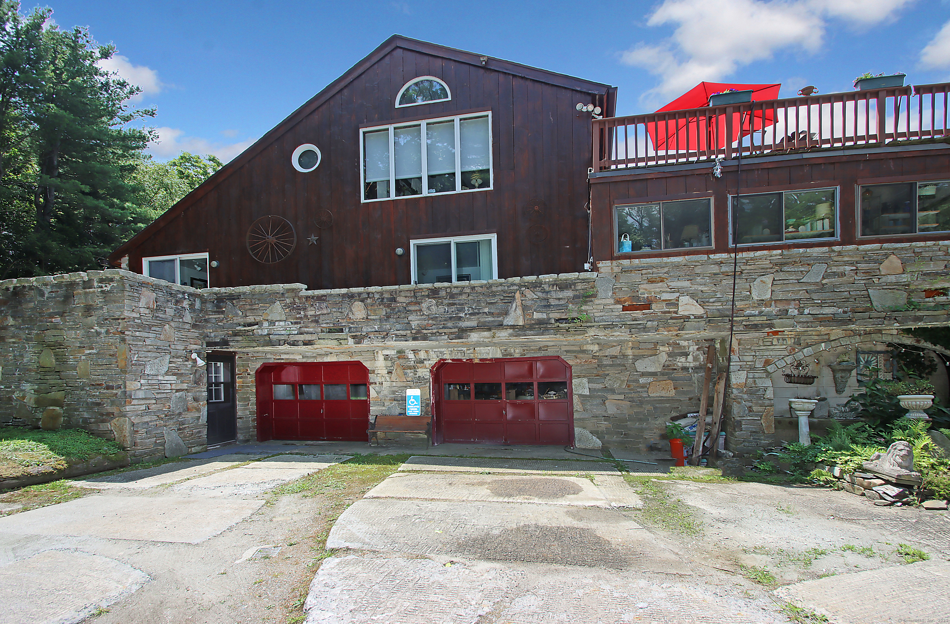 8 Dillon Road