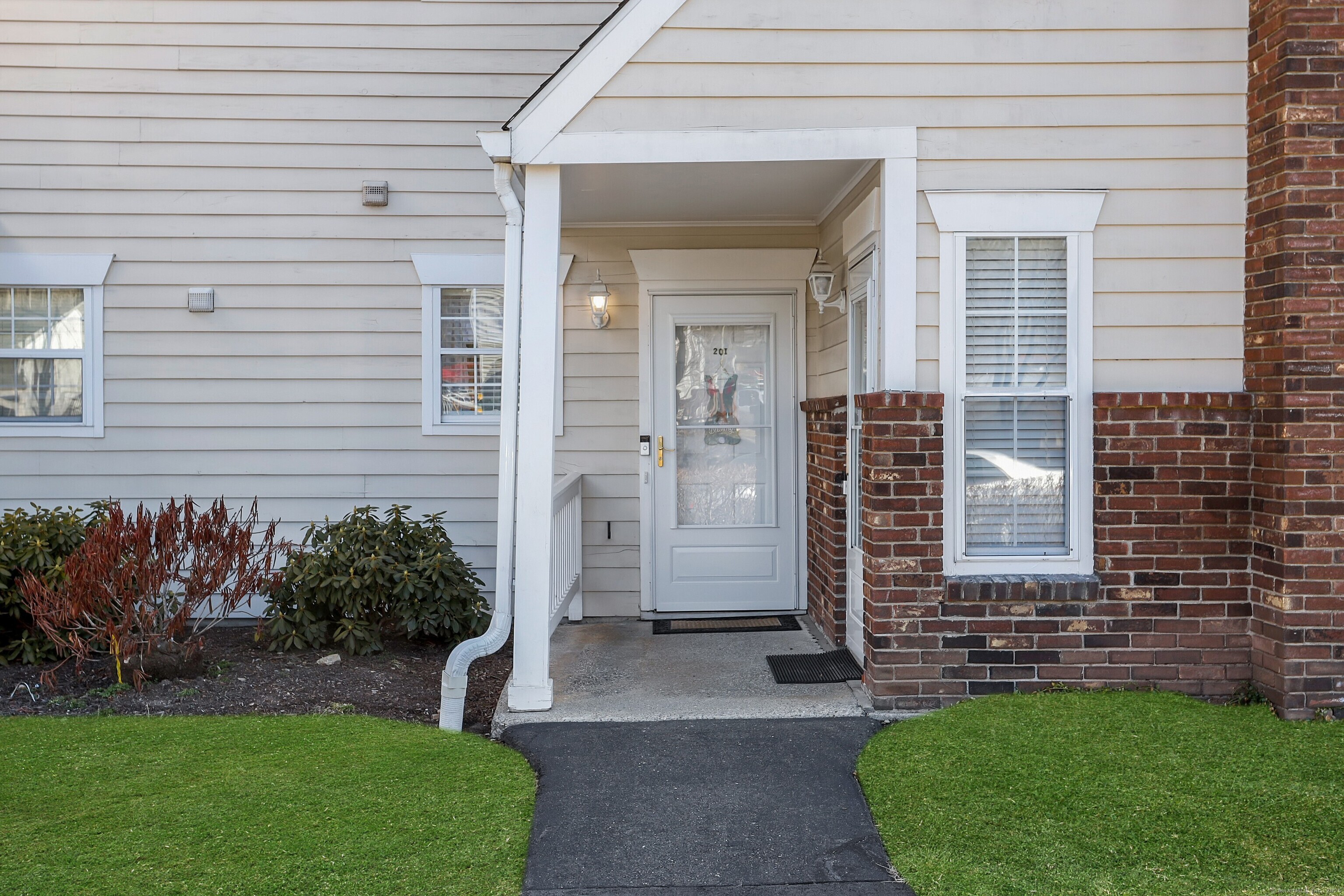 20 Janet Circle #I, Bridgeport, Connecticut image 2