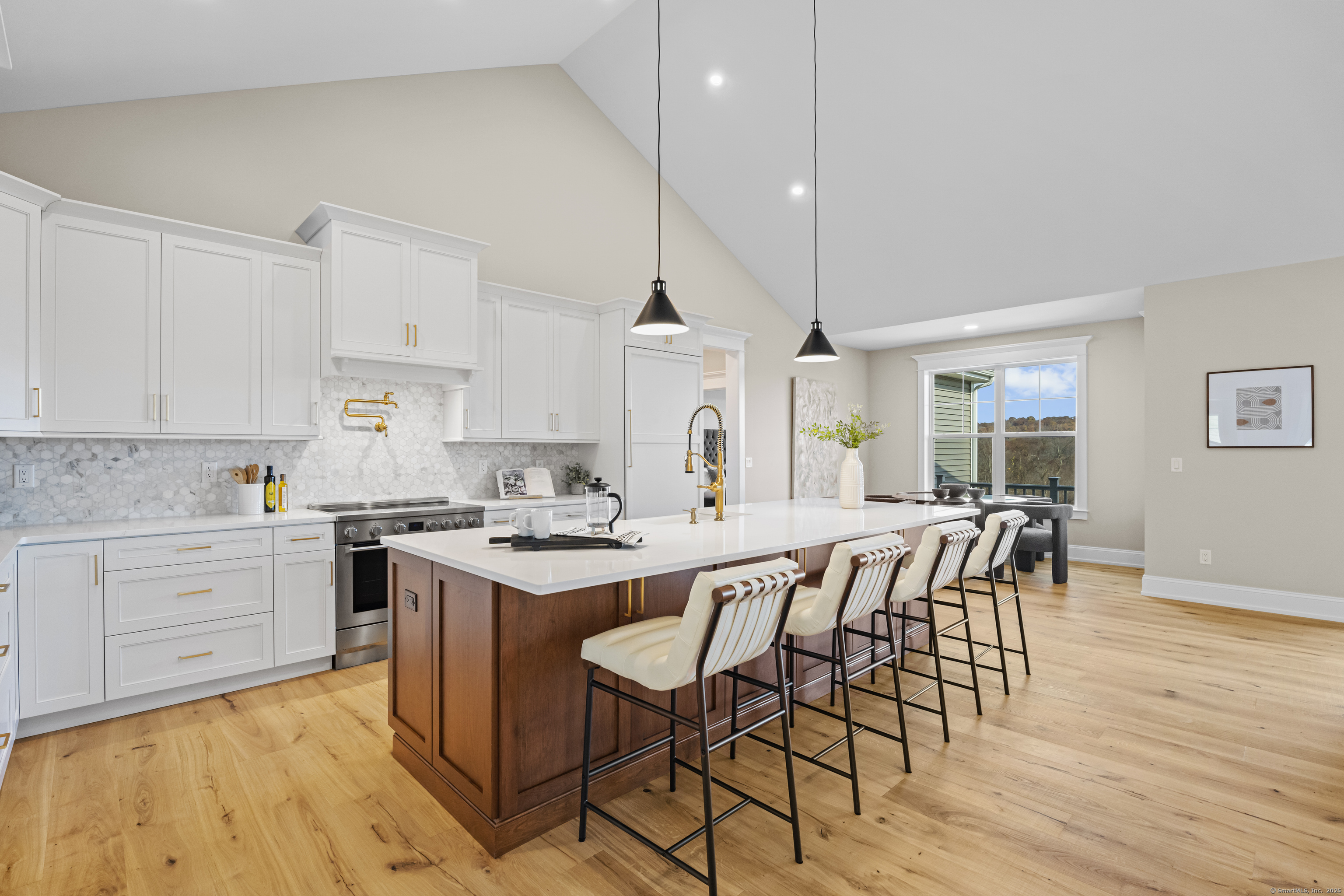 11 Twin Valley Road
