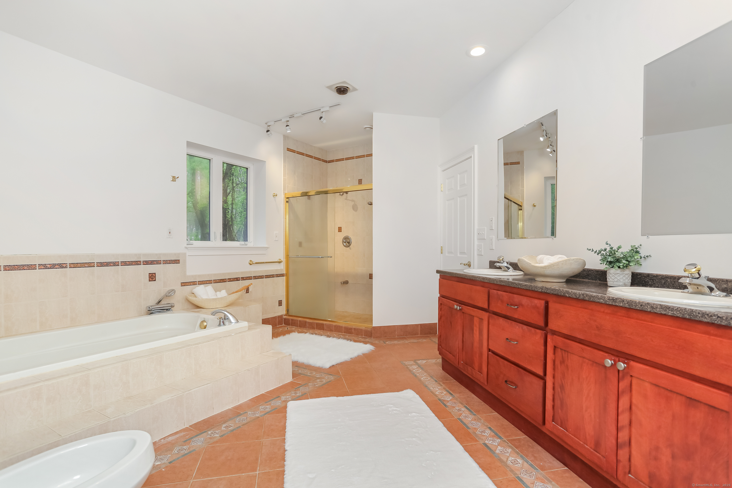 28 Drewbarrie Lane, Easton, Connecticut image 21