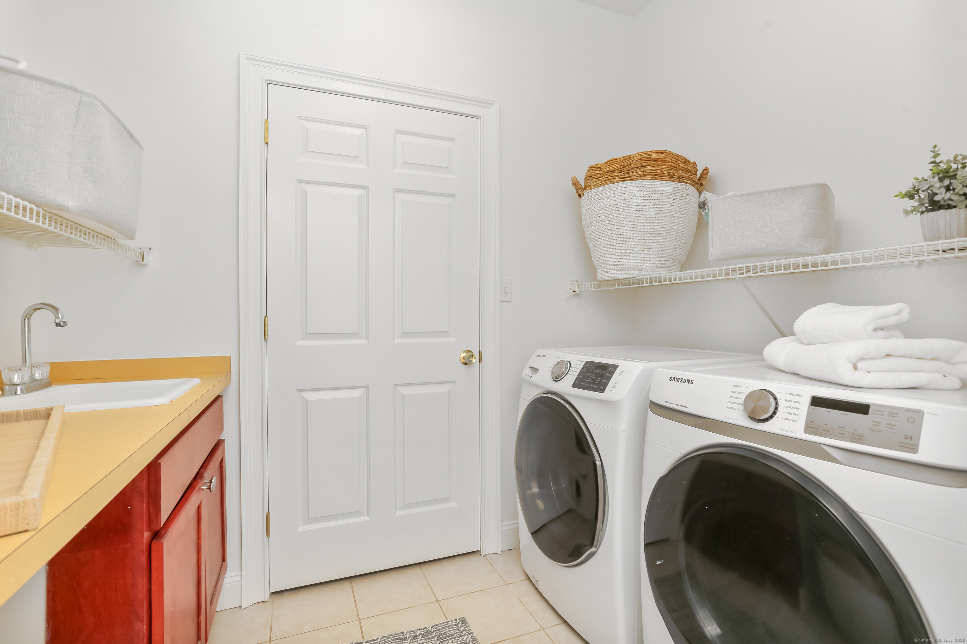 28 Drewbarrie Lane, Easton, Connecticut image 23