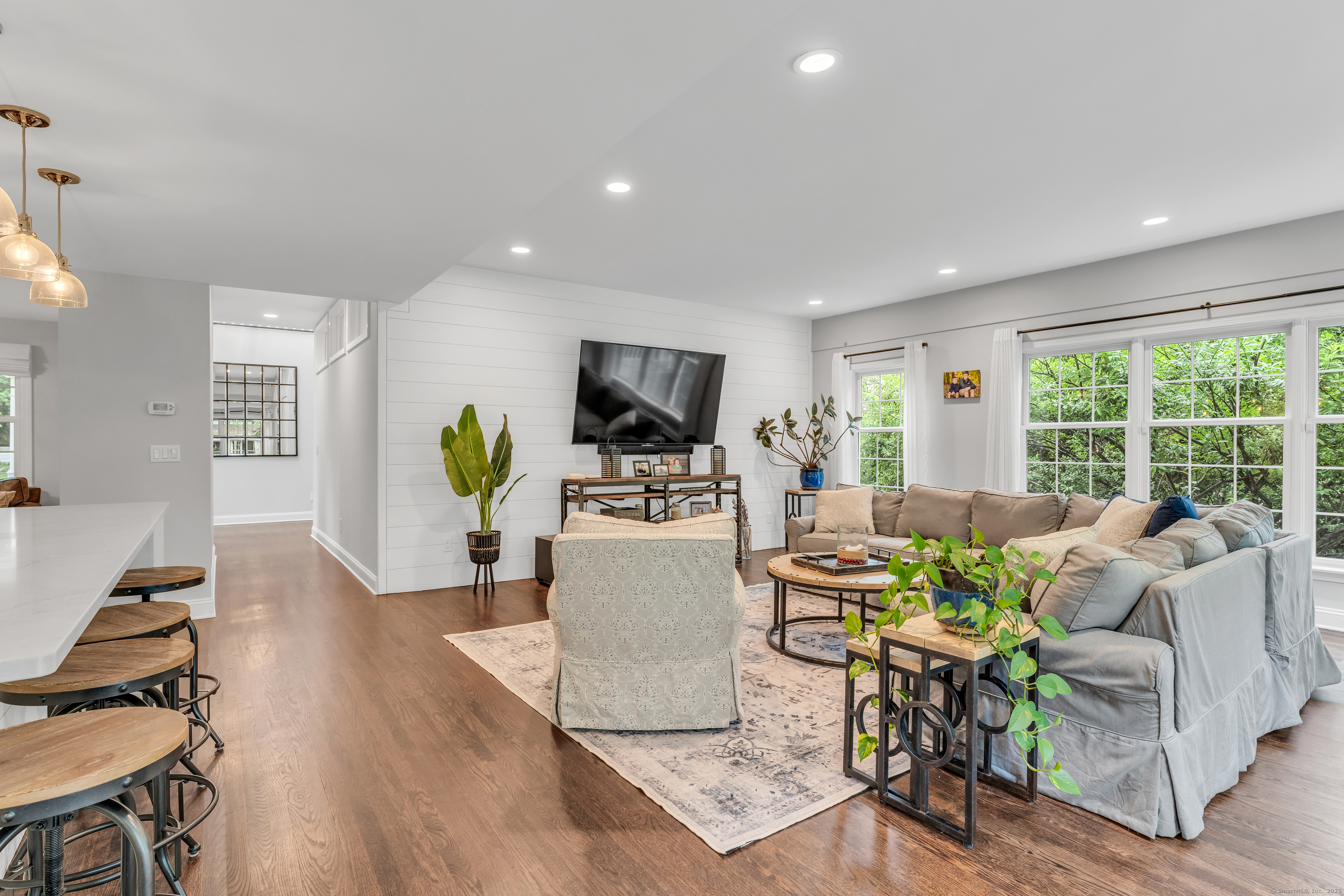 8 Norton Avenue
