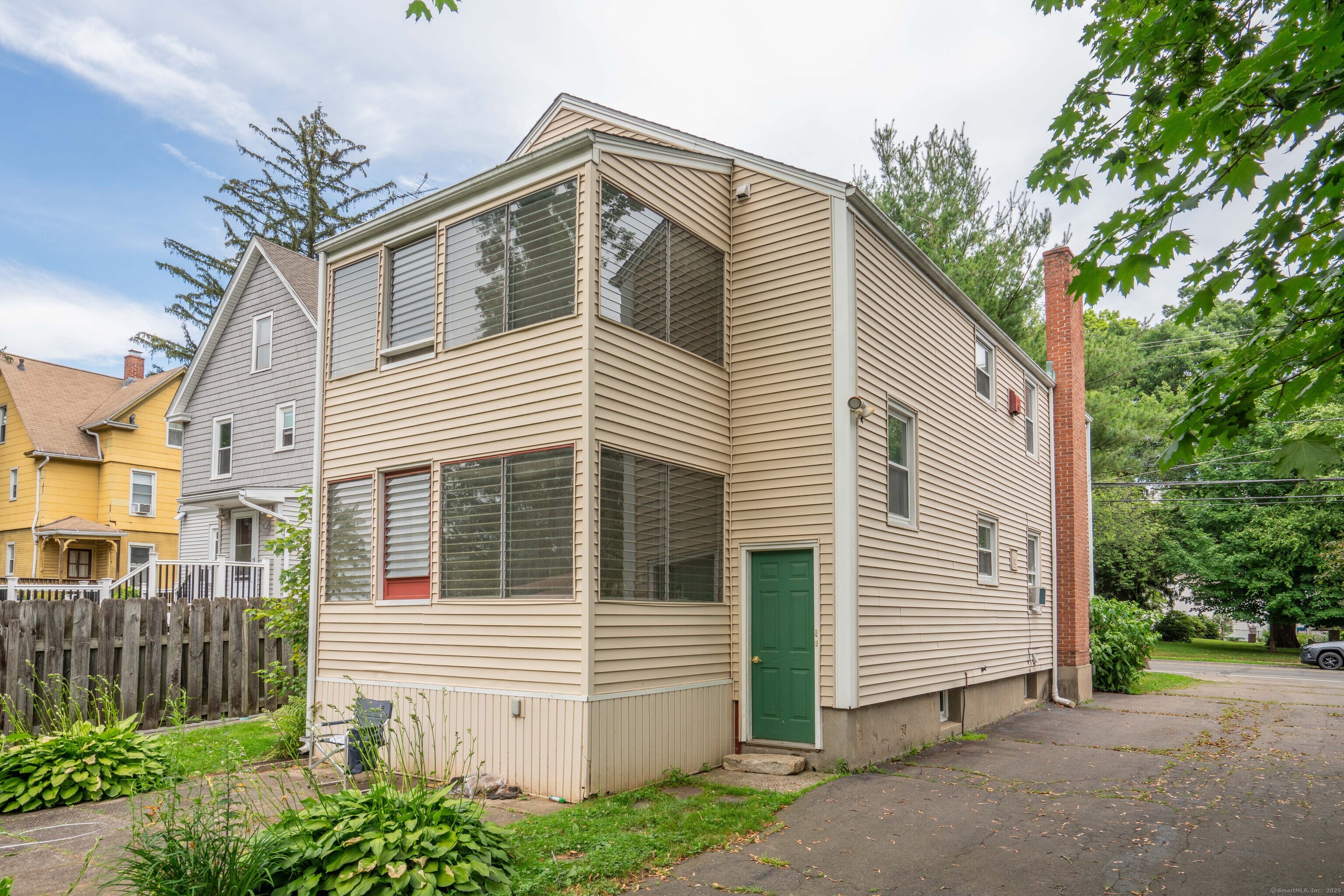 145 Quaker Lane South