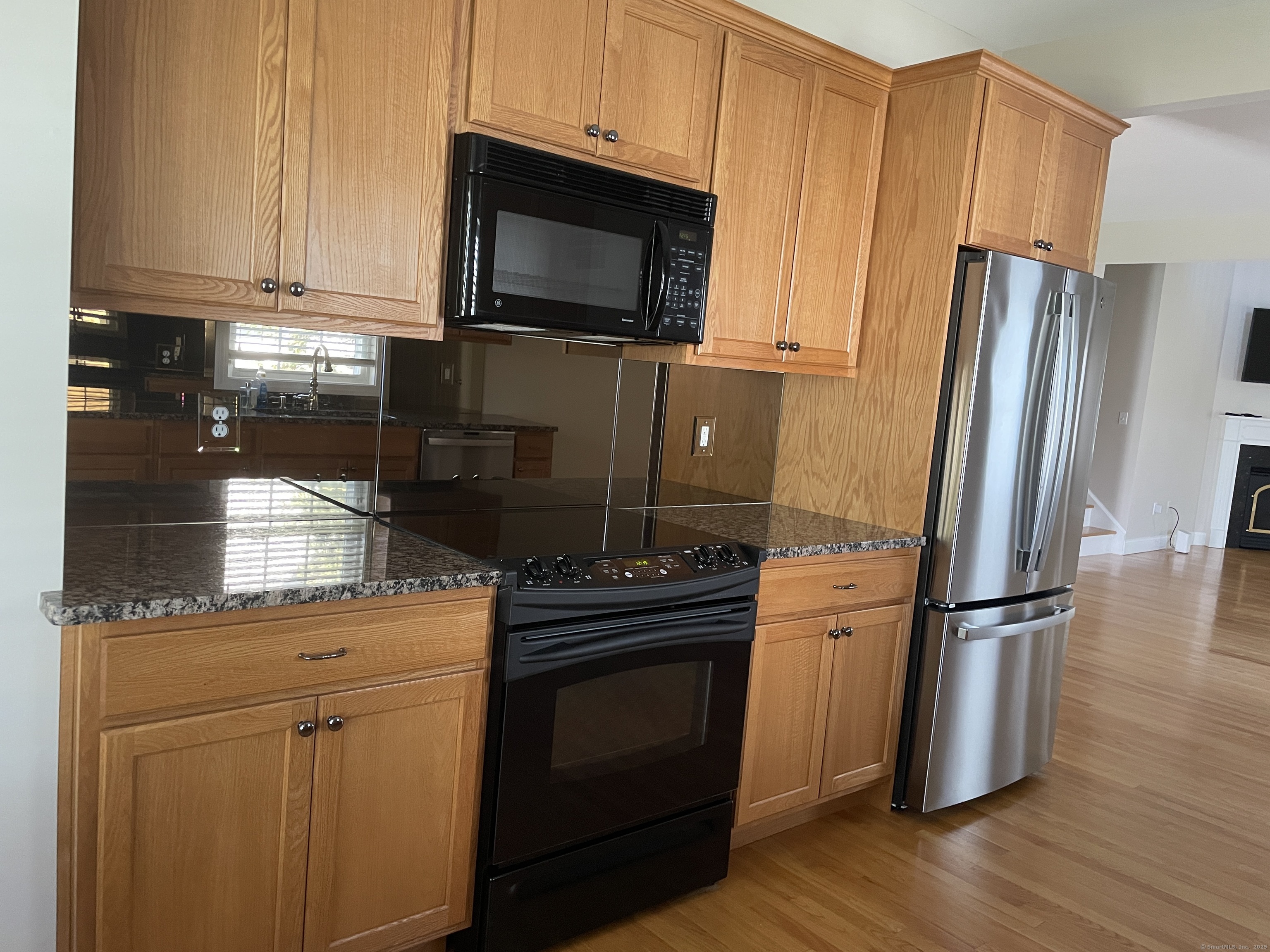 306 Spruce Hill Drive, Oxford, Connecticut image 2