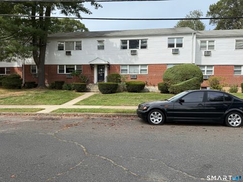 Condo For Sale - 230 Cherry Hill Drive #2B<br/> Bridgeport, CT 06606