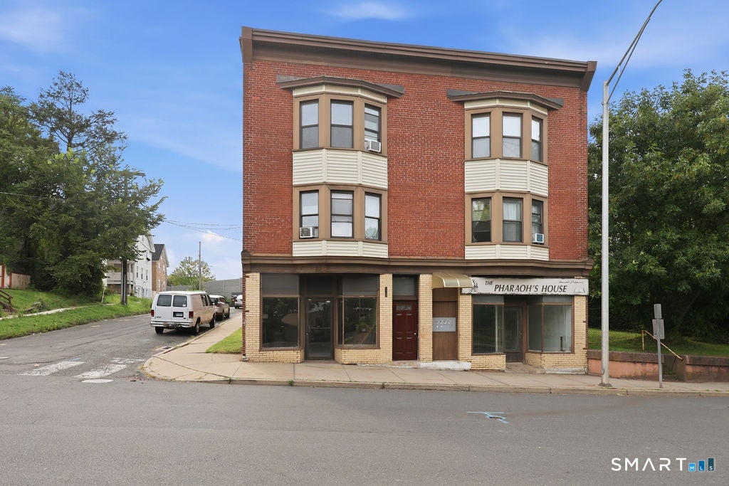 61 East Main Street